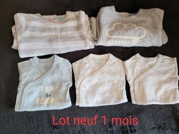 Lot 1 mois neuf