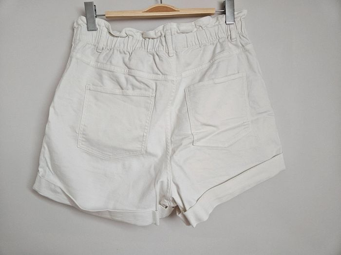 Short blanc Taille haute extensible T.46 H&M - photo numéro 5