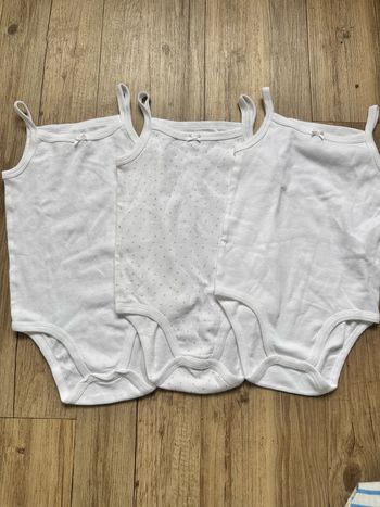 Lots de 3 bodies à bretelles kiabi 36 mois