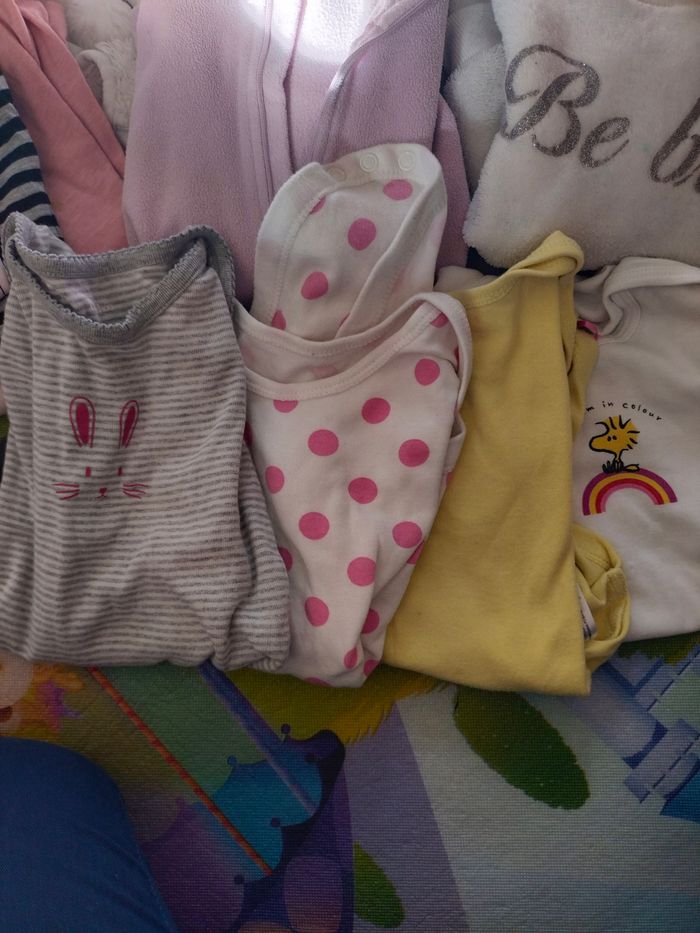 Lot de vêtements fille 24 mois - photo numéro 2