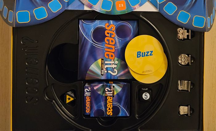 Jeu Scene it en très bon état - photo numéro 3