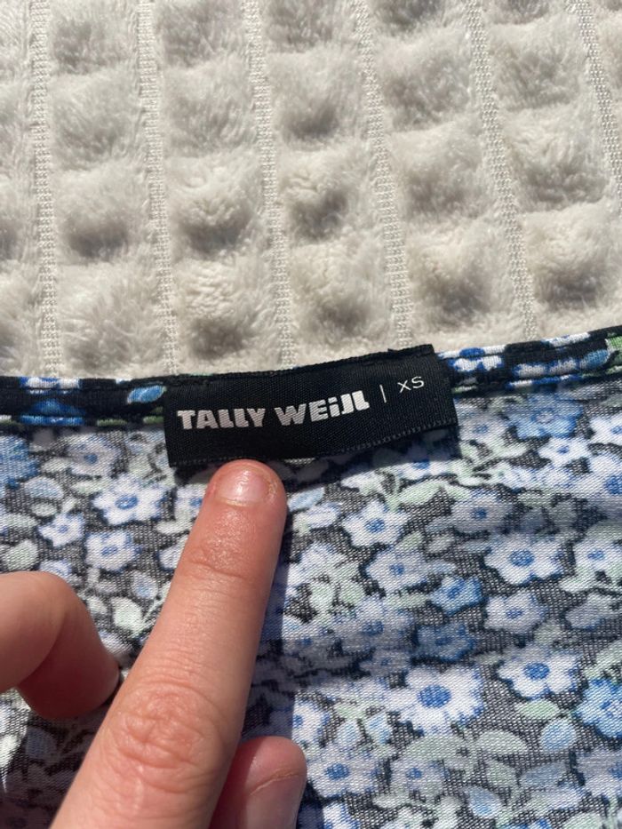 🌸 Top court manches longues fleuri – Tally Weijl – XS 🌸 - photo numéro 3