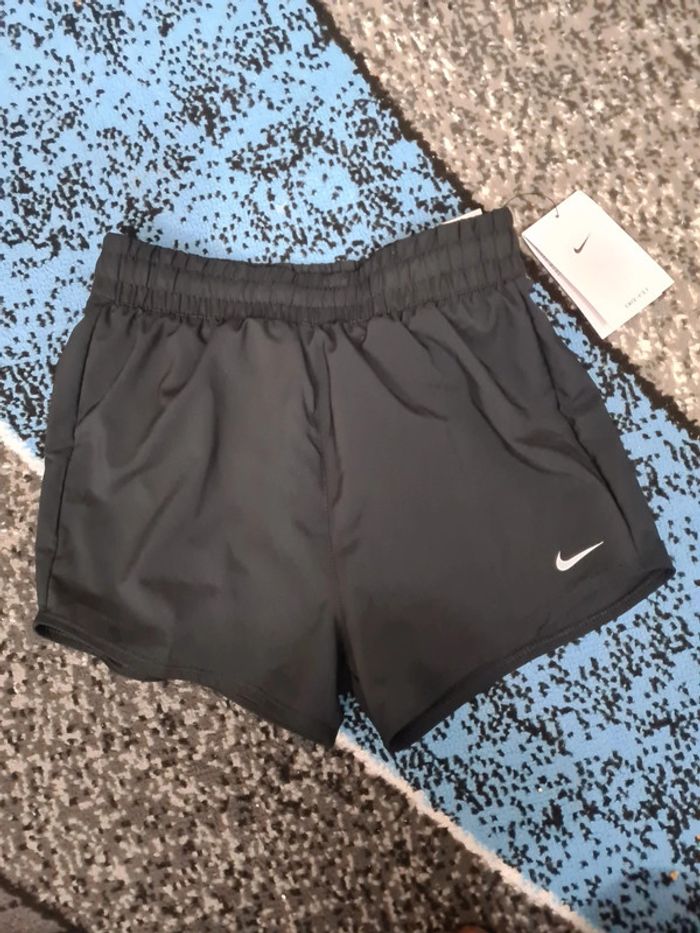 Short nike noir de fitness