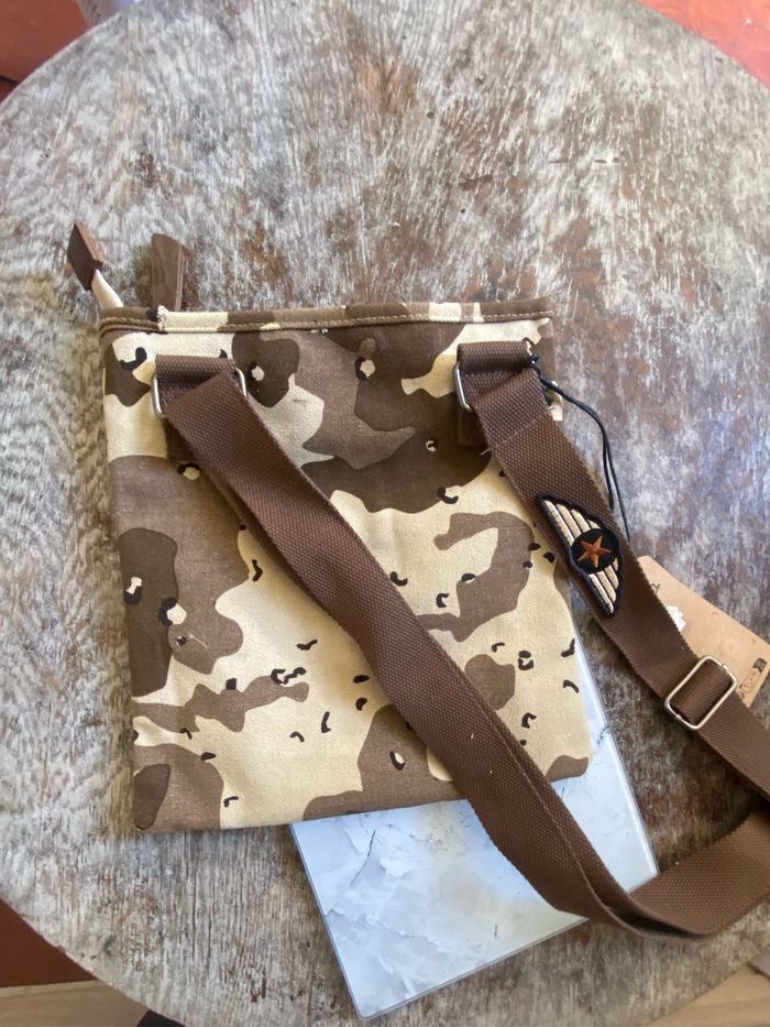 Sac a bandoulière Von Dutch - photo numéro 5