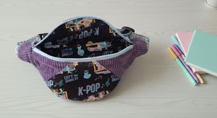 🌟 Superbe Sac Banane K-POP en Velours Côtelé Violet
- photo numéro 3