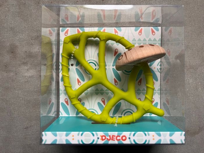 Anneau de dentition en forme de feuille en silicone et de coccinelle en bois - photo numéro 2