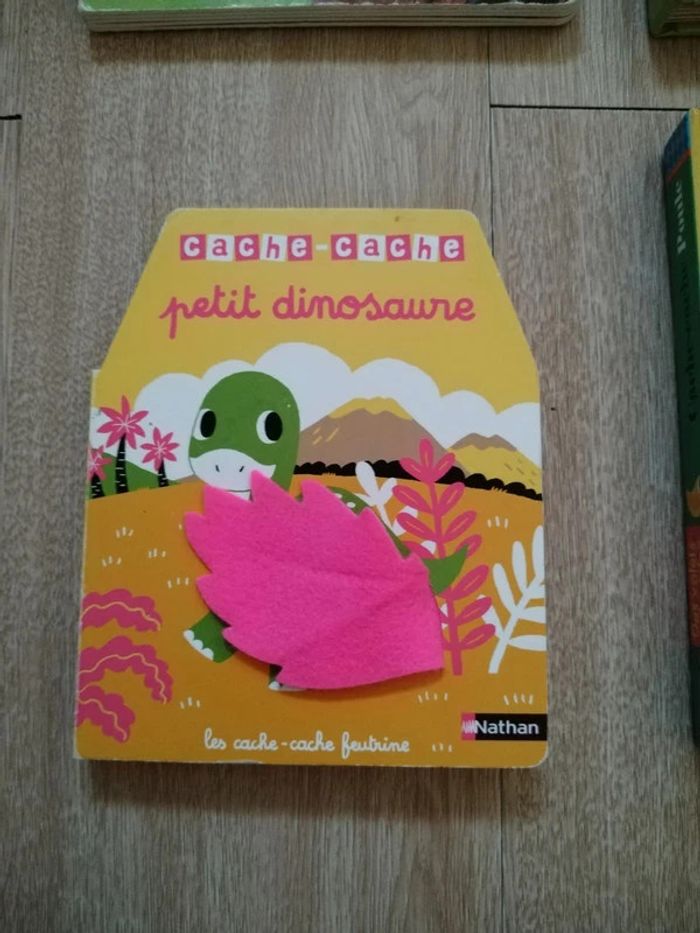 Lot livres d'éveil à toucher - photo numéro 10