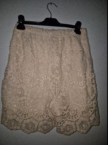 Short beige effet dentelle neuf, jamais porté, T.36