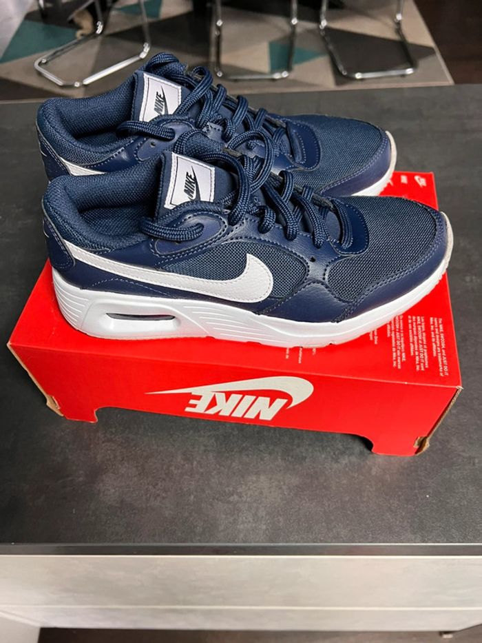 Basket Nike garçon taille 38 - photo numéro 2