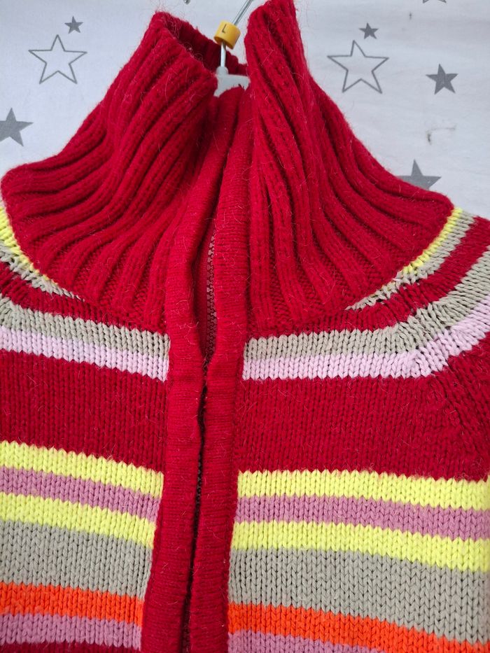 Veste zippée multicolore col montant 12 ans Blue
Bon état ni trous ni tache - photo numéro 3