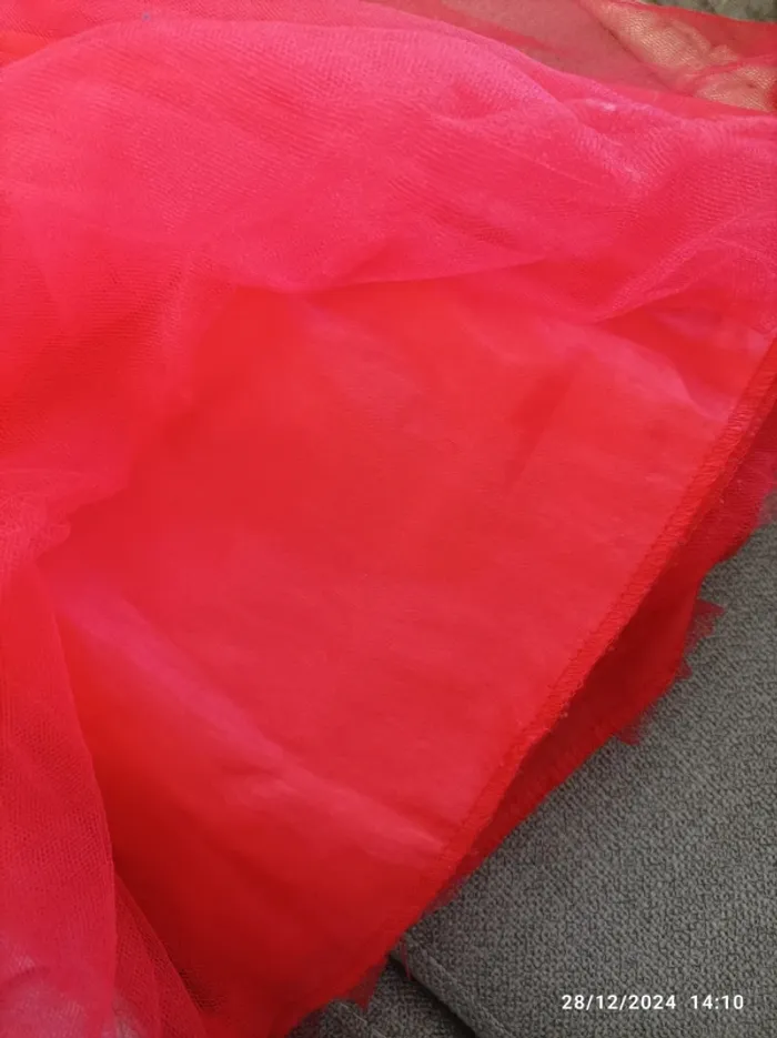 Jupe rouge en tulle 8/10 ans - photo numéro 2