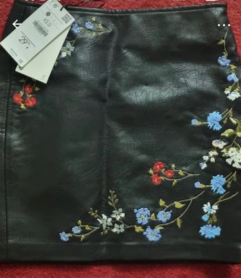 Jupe en cuir Bershka