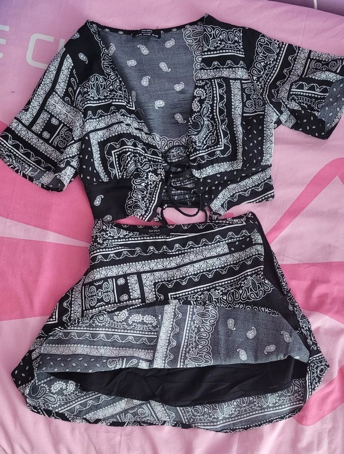 Ensemble crop à lacet et jupe motif paisley - photo numéro 4