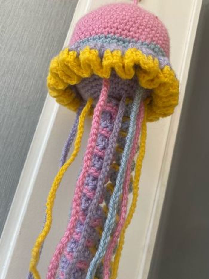 Pieuvre peluche/décoration au crochet - photo numéro 3