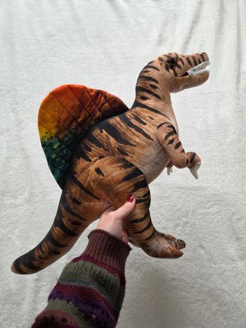 Peluche dinosaure