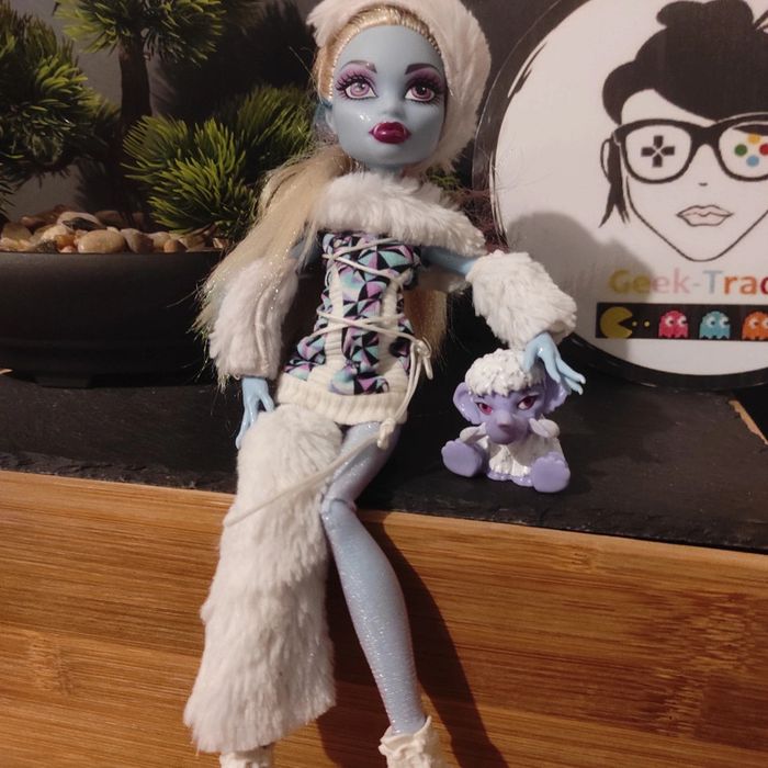 Monster High Doll Abbey Abominable First 1st Wave Basic 2009 #geektrademonterhigh - photo numéro 4