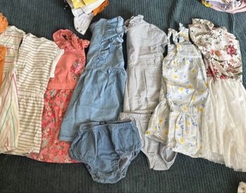 Lot robes fille 24 mois