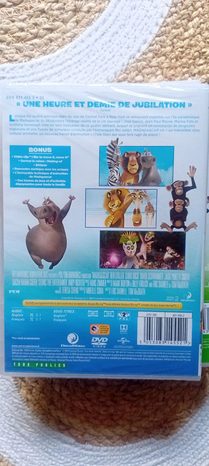 Lot 3 dvd dont un neuf - photo numéro 4