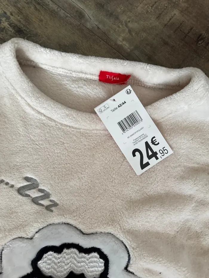 Pyjama taille 42/44 neuf - photo numéro 2