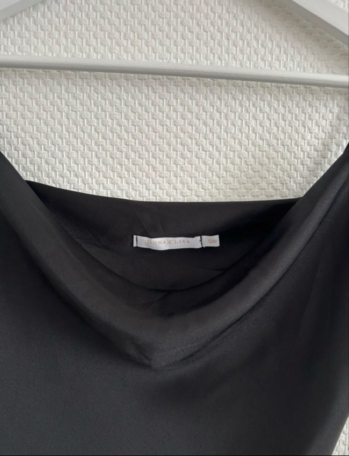 Robe satin noire - photo numéro 3