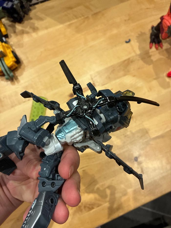 Transformers Dark of The Moon Voyager Autobot Skyhammer - photo numéro 5