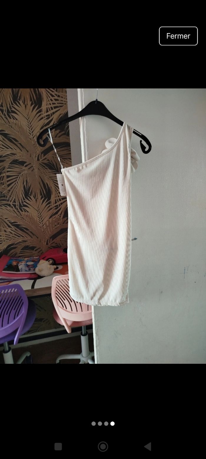 Robe neuve taille 14ans - photo numéro 4