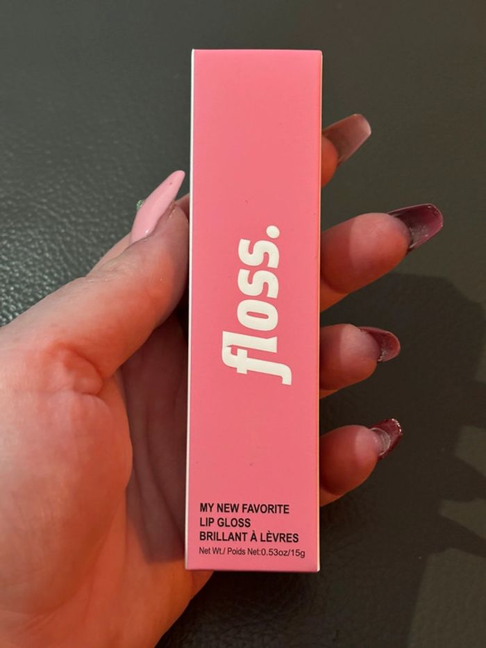 Lío gloss / brillant à lèvres rose