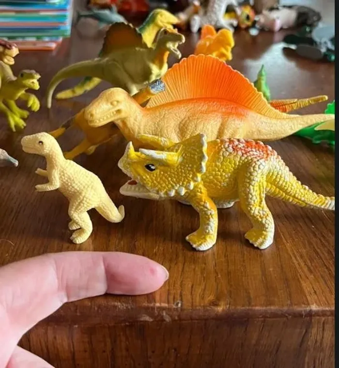 lot de dinosaures en plastique - photo numéro 5