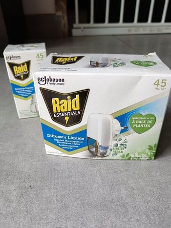 Diffuseur anti moustiques Raid avec recharge aux plantes neuve