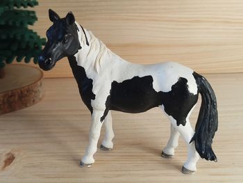 Schleich jument noire et blanche Figurine animal équidé