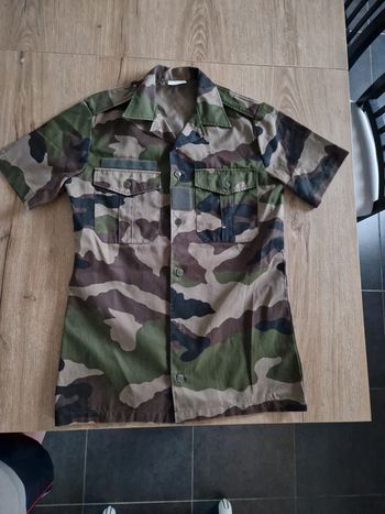 Chemisette militaire