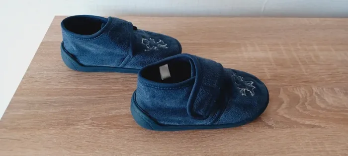 Paire de chaussons motif dinosaures garçon taille 24 - photo numéro 4