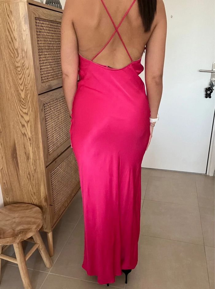 Robe longue en satin fuschia Morgan X Iris Mittenaere - photo numéro 3