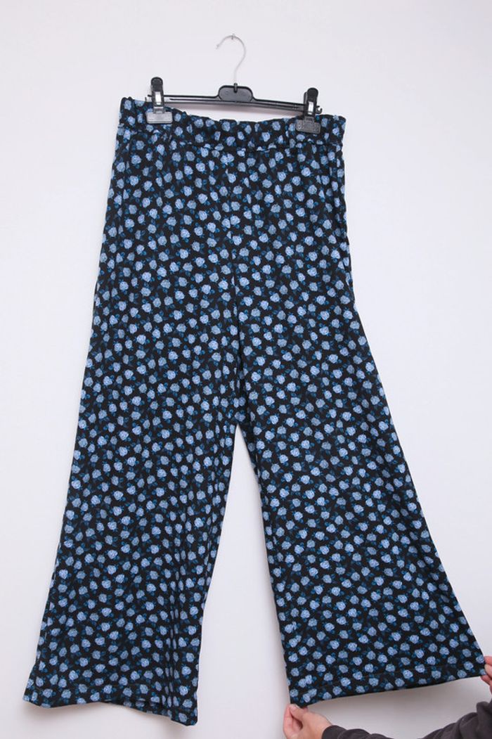 Pantalon fleuri - photo numéro 2