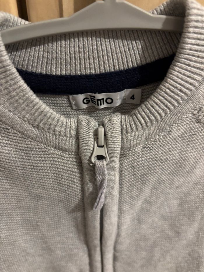 Gilet gris - photo numéro 3