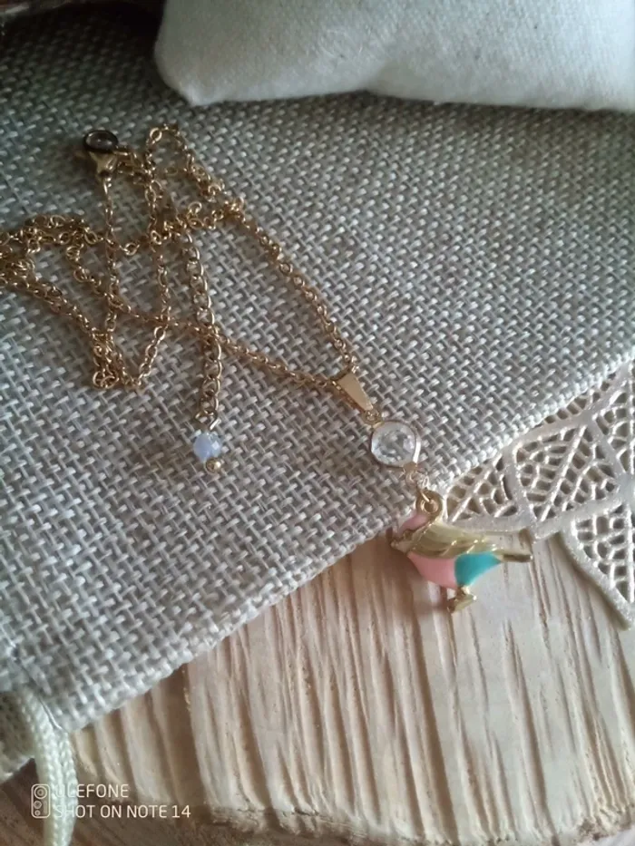 Collier oiseau coloré et Pierre de cristal de roche - photo numéro 3