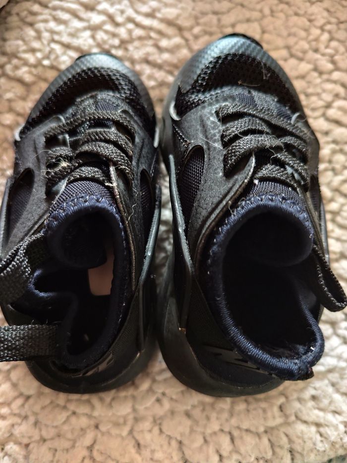Nike taille 23.5 - photo numéro 2