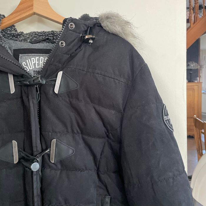 Doudoune noire Superdry femme Toggle Puffer capuche fausse fourrure M doublure sherpa V064 - photo numéro 3