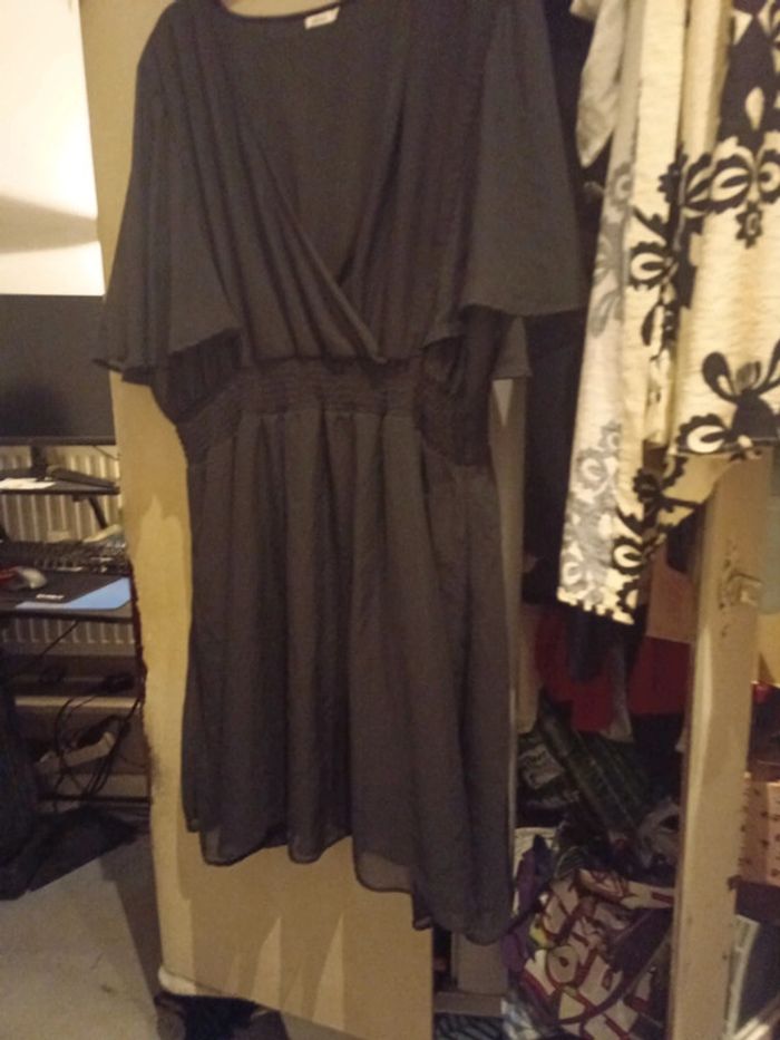 Robe noir femme - photo numéro 4