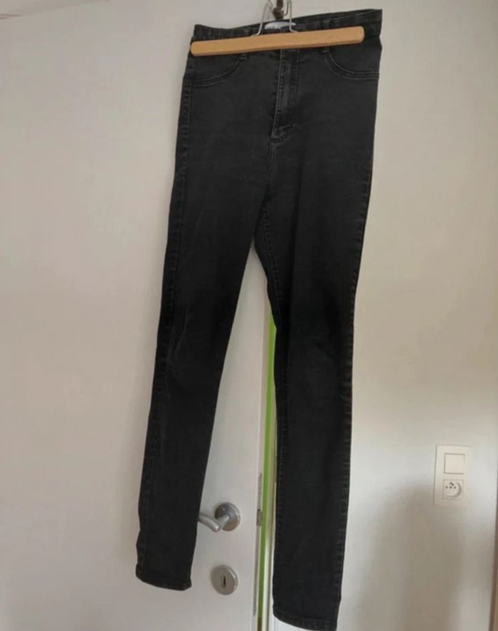 Très beau jean gris foncé || skinny || XS || zara