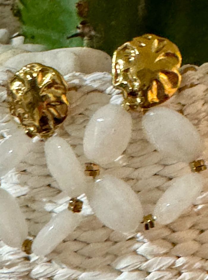 Boucle d’oreille mile Mila perles blanches et acier inoxydable or - photo numéro 3