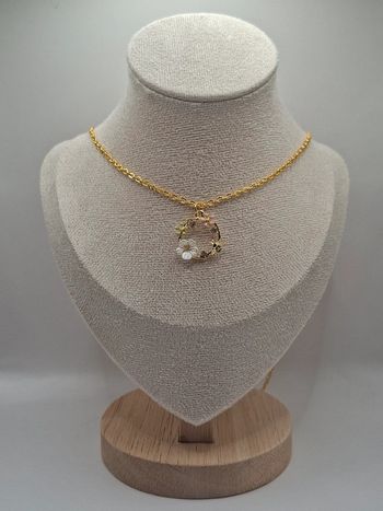 Collier couronne décorative