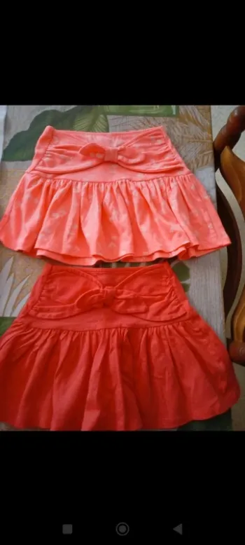 Lot de 2 petites jupes taille 3 ans
