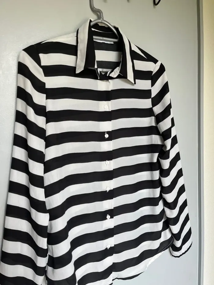 Blouse noire et blanche - photo numéro 2
