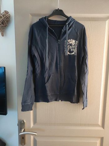 Gilet fin avec capuche