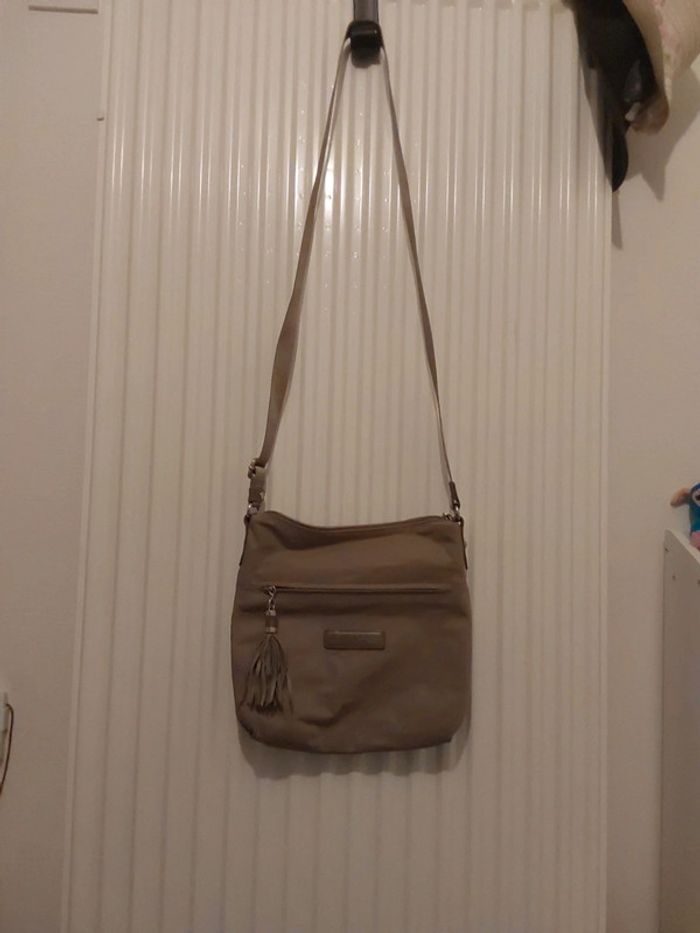 Sac bandoulière lancaster gris beige