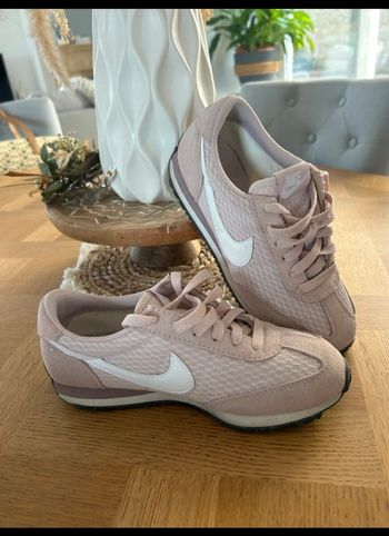 Baskets Nike vieux rose