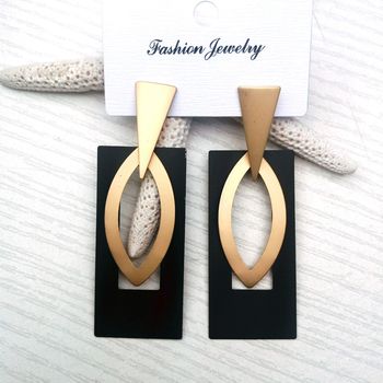 Boucles d'oreilles métalliques noires et dorées