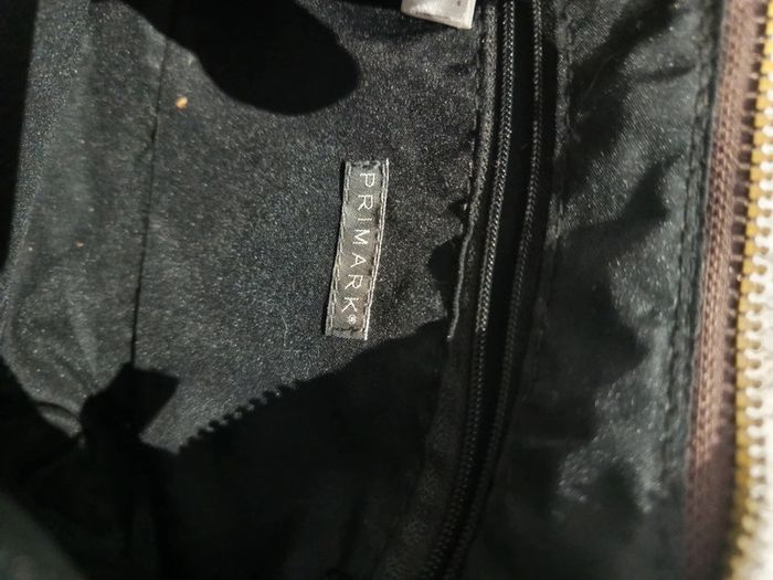 🔝 Petit sac à bandoulière sac à main Primark effet croco marron et doré en PVC et polyester - photo numéro 11