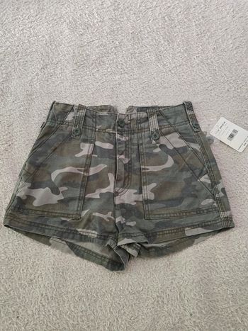 Short army neuf étiquette 🍒free People🍒taille 36 non négociable